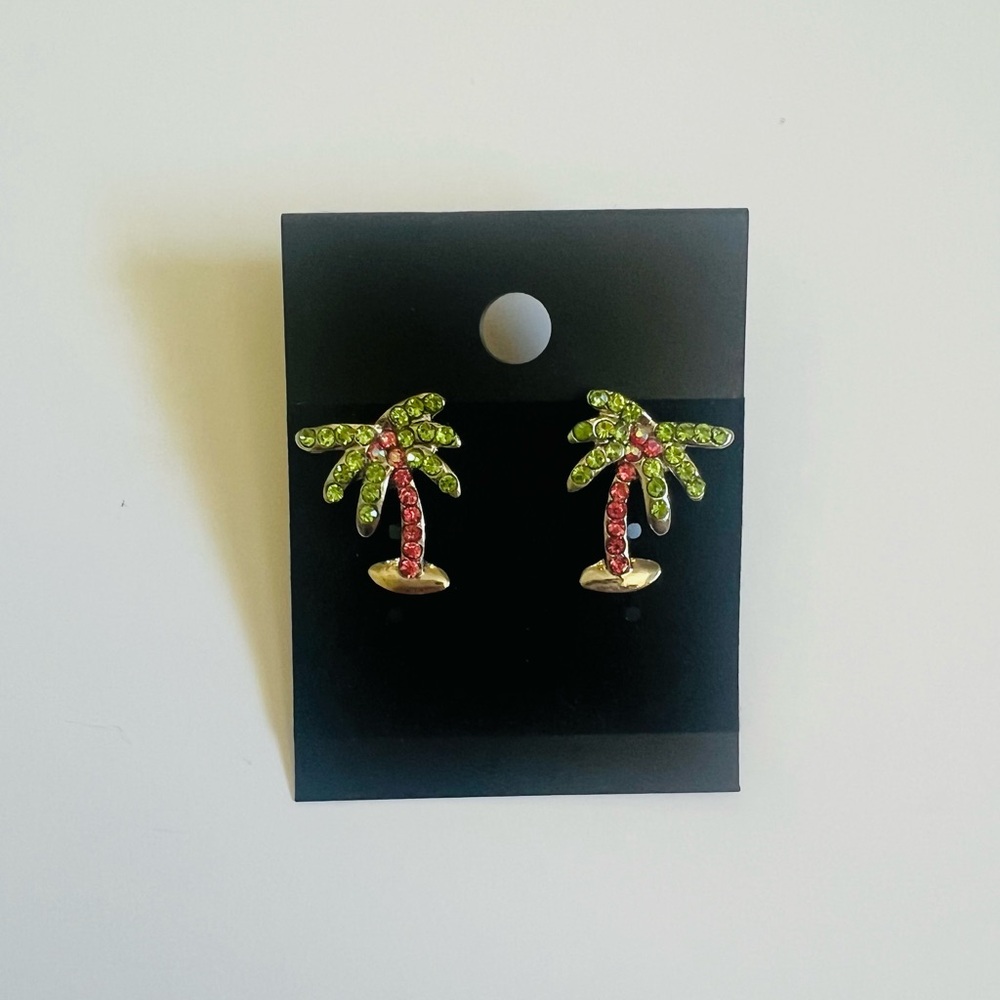 NWT Palm Tree Earrings with Green and Pink Crystals💕🌴